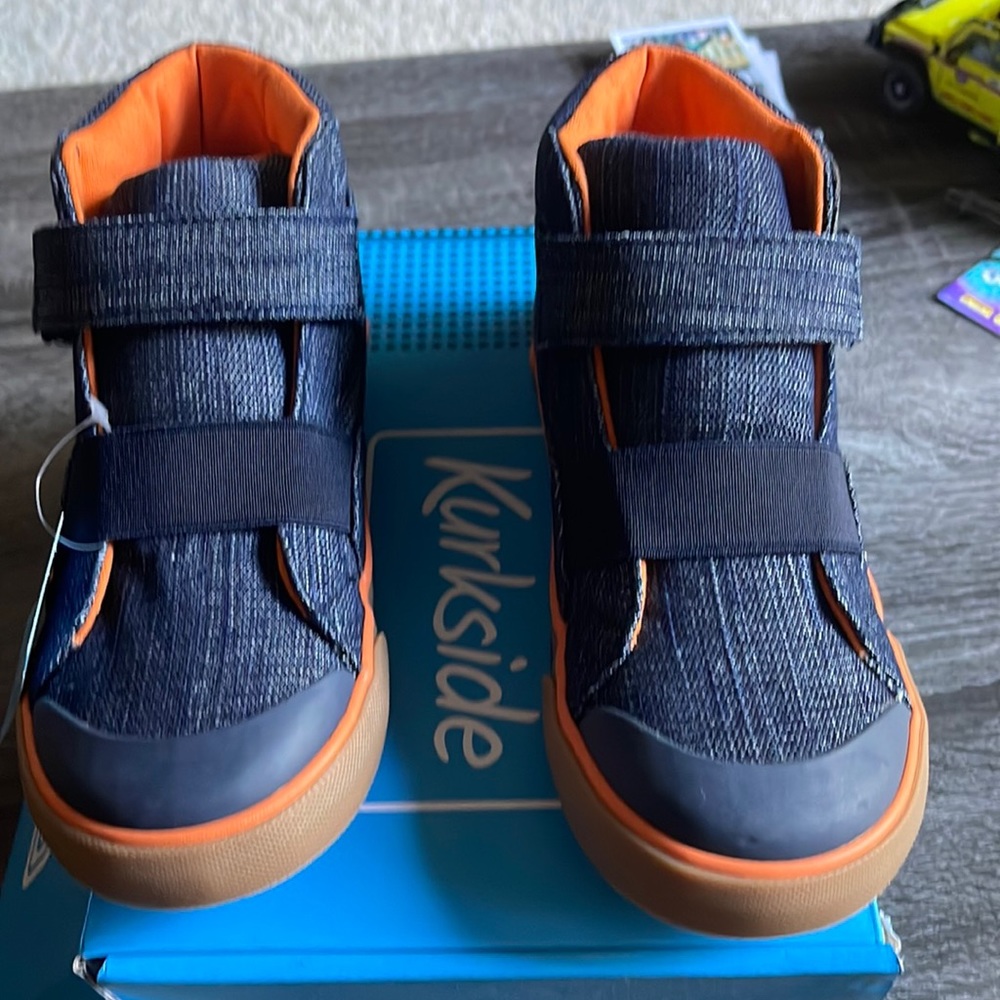Kurkside little boys size 13 Barca - navy orange